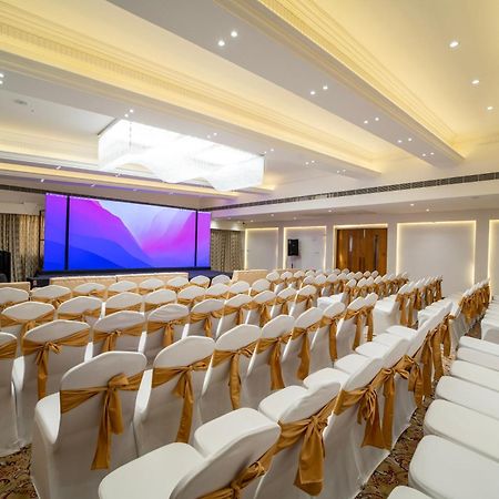 Hyde Park Hotel Bangalore Eksteriør bilde