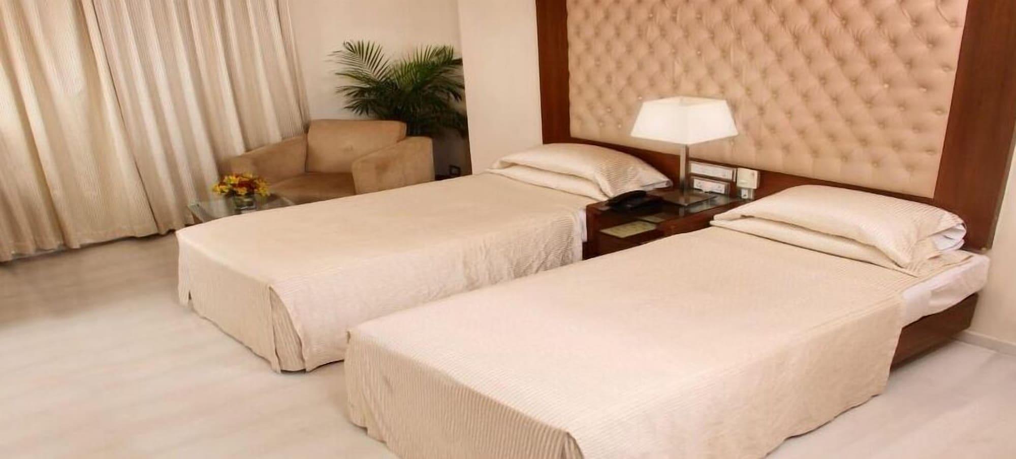 Hyde Park Hotel Bangalore Eksteriør bilde