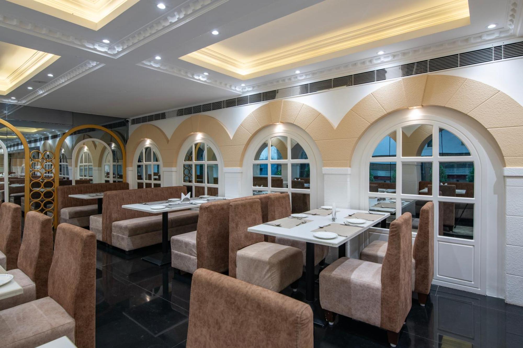Hyde Park Hotel Bangalore Eksteriør bilde