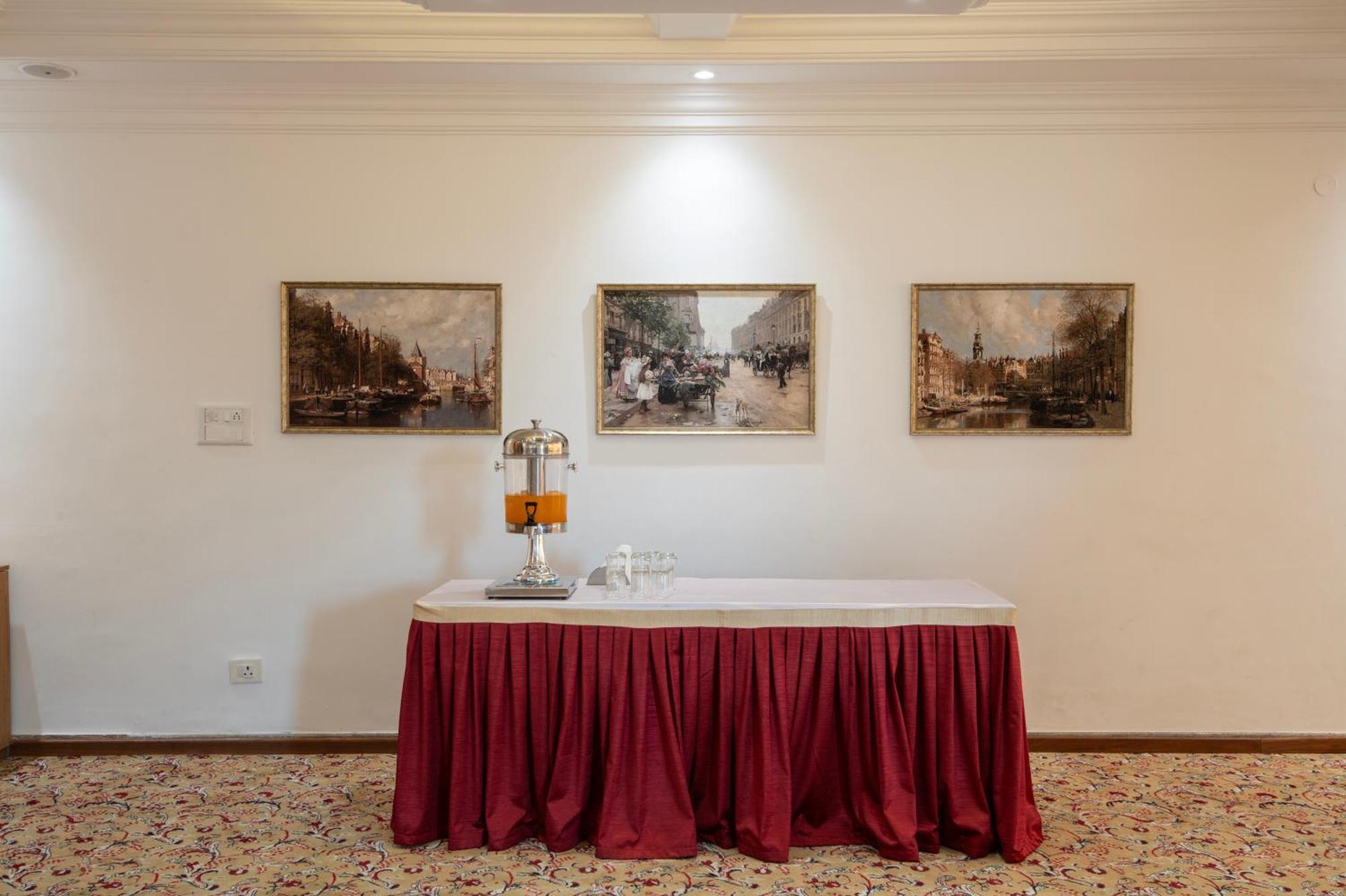 Hyde Park Hotel Bangalore Eksteriør bilde
