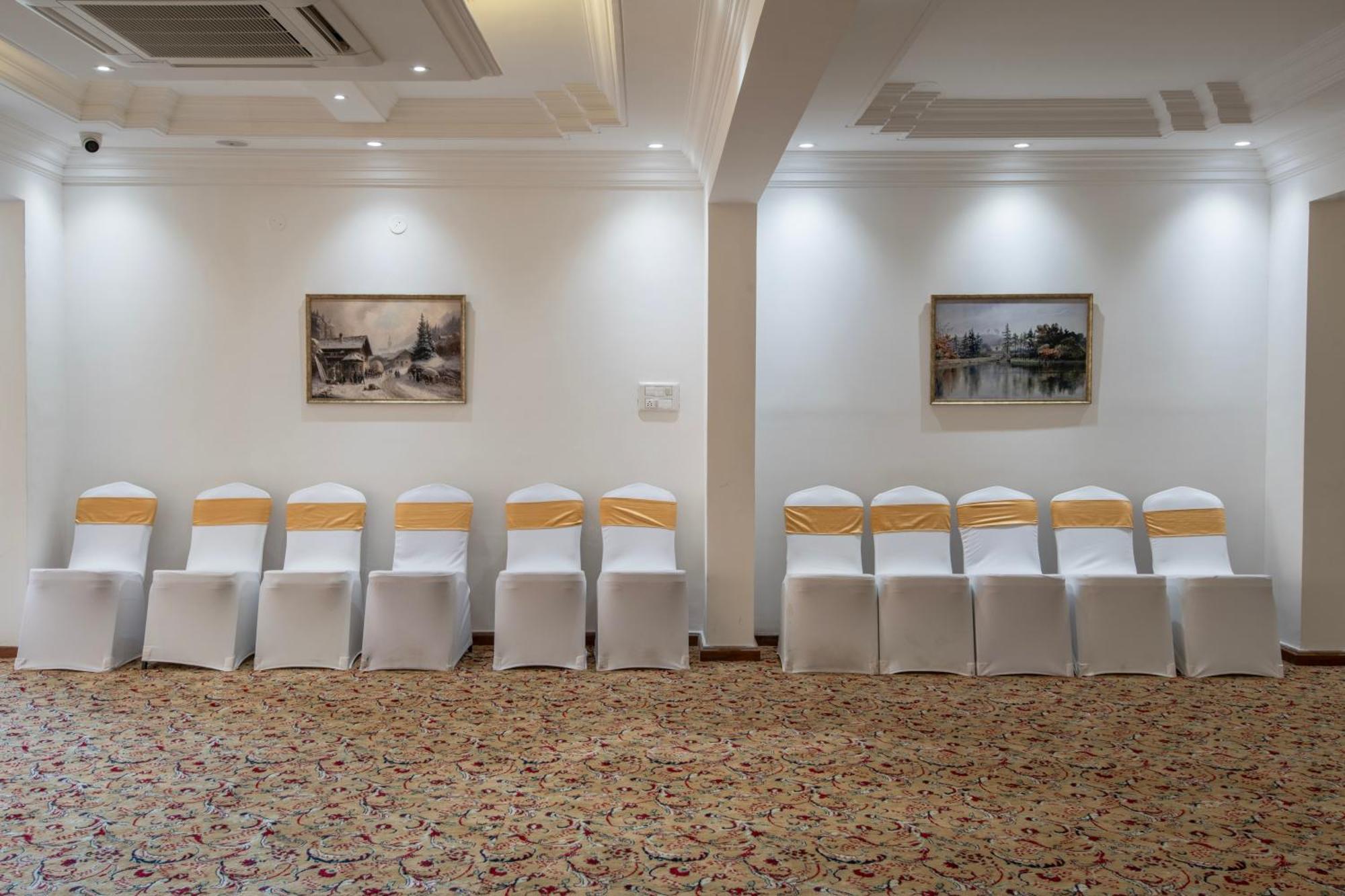 Hyde Park Hotel Bangalore Eksteriør bilde