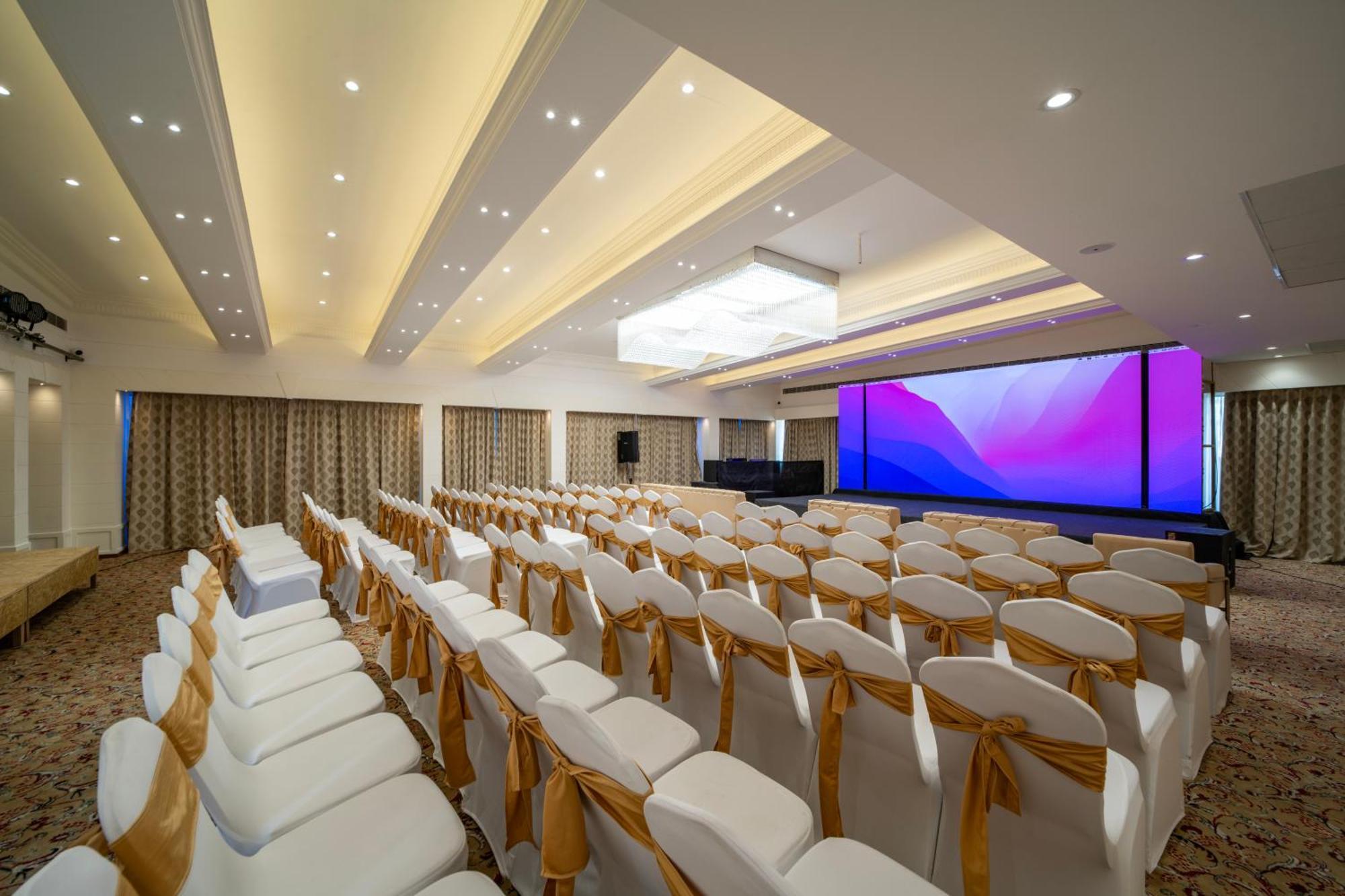 Hyde Park Hotel Bangalore Eksteriør bilde
