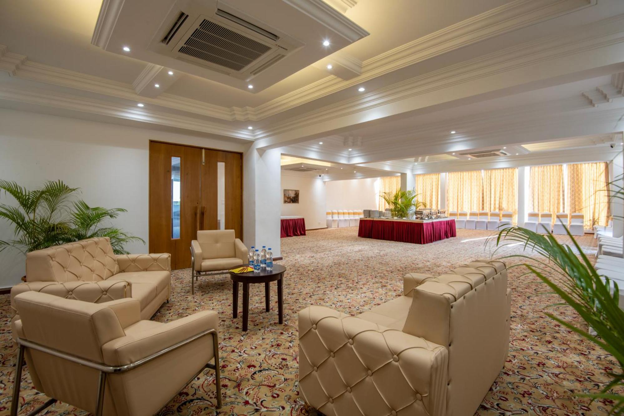 Hyde Park Hotel Bangalore Eksteriør bilde