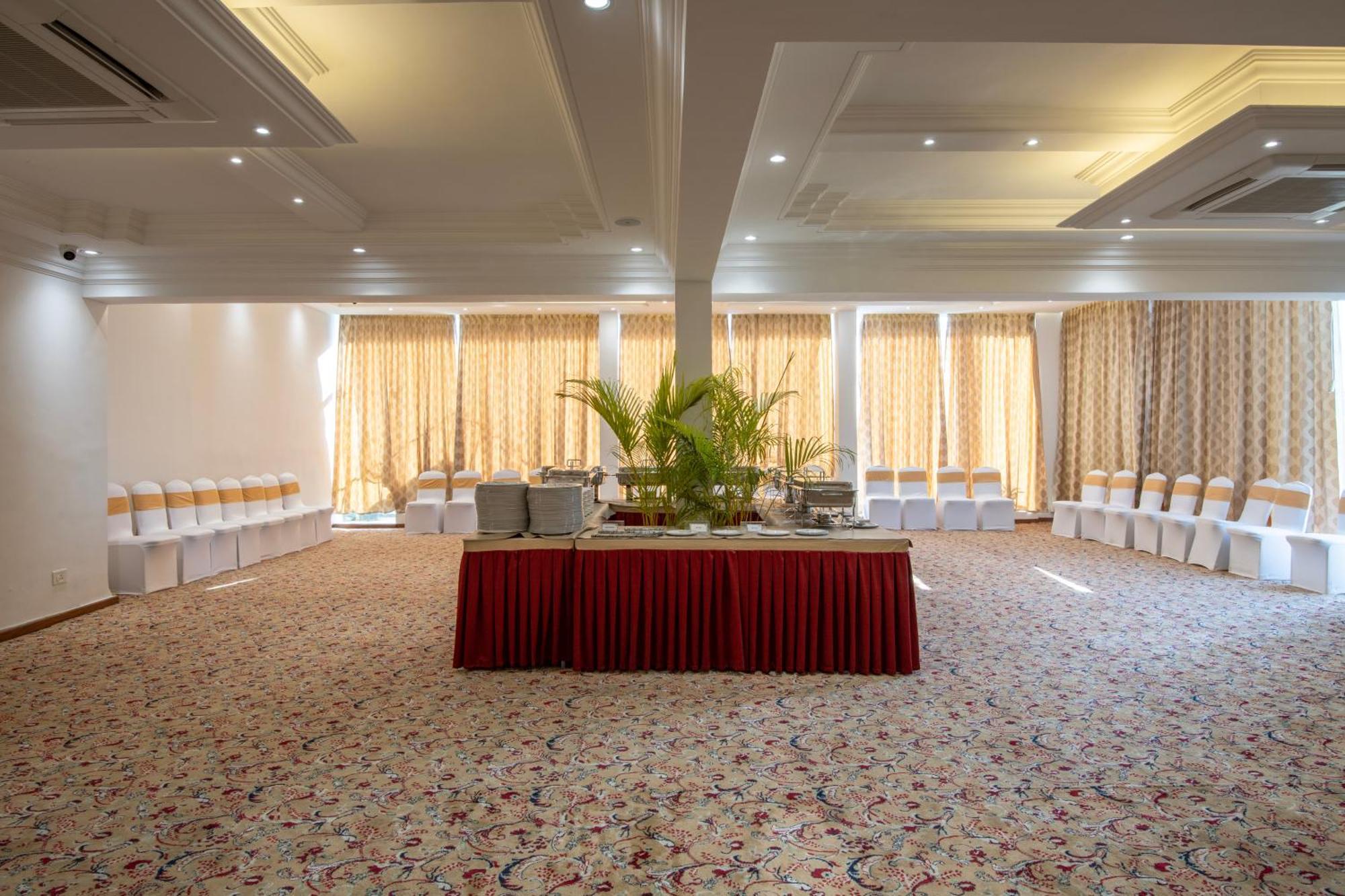 Hyde Park Hotel Bangalore Eksteriør bilde