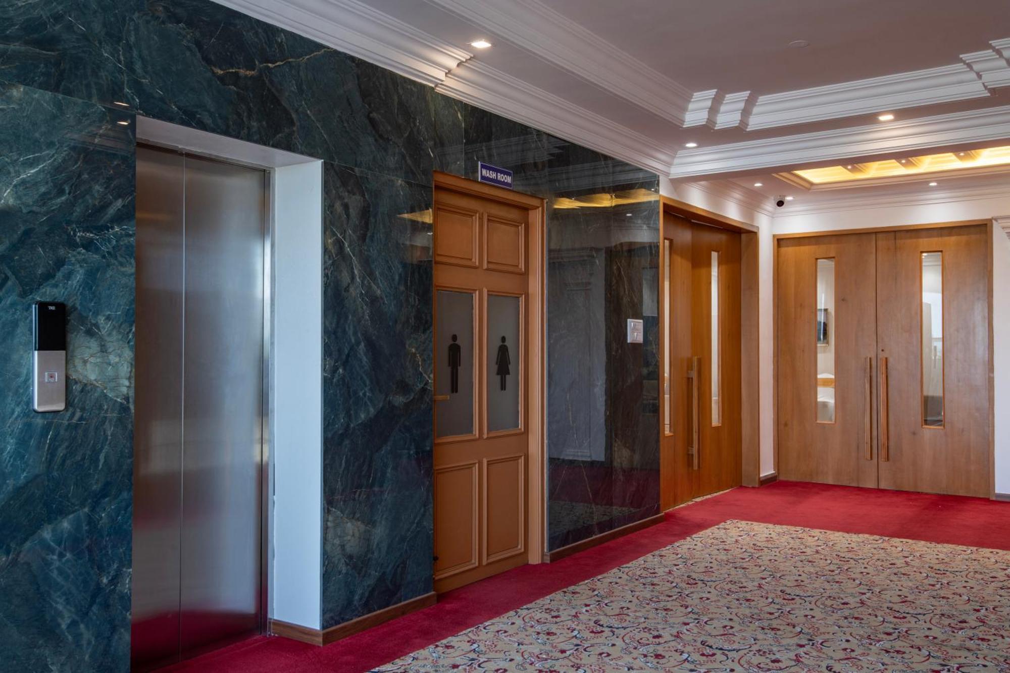 Hyde Park Hotel Bangalore Eksteriør bilde