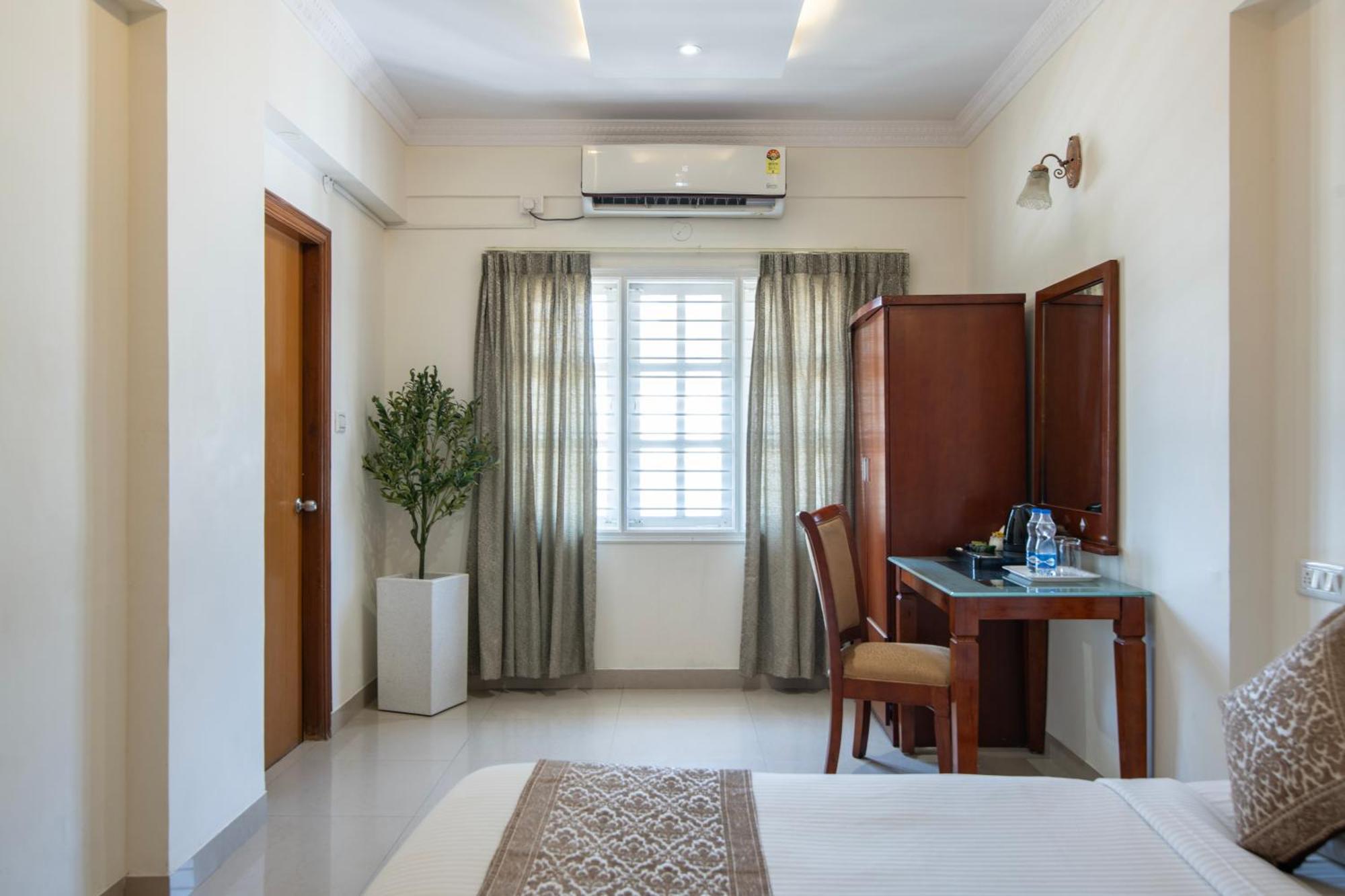 Hyde Park Hotel Bangalore Eksteriør bilde
