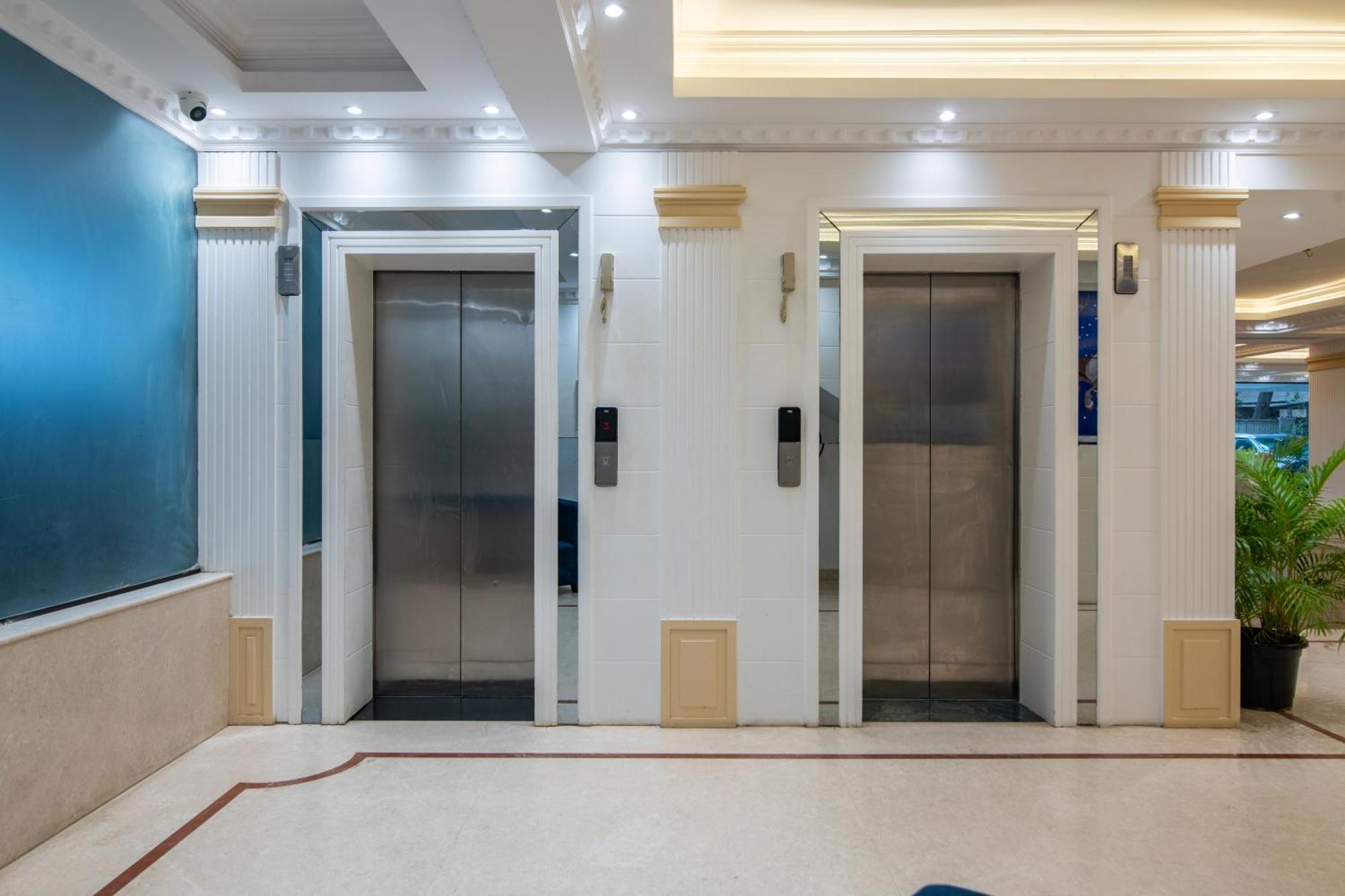 Hyde Park Hotel Bangalore Eksteriør bilde