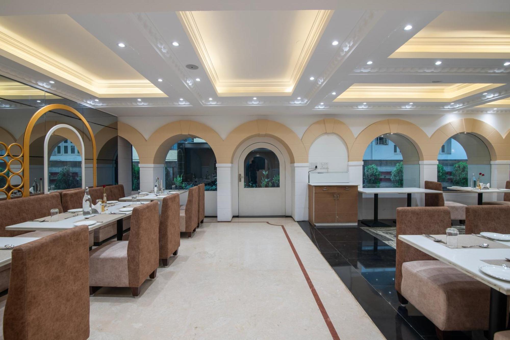 Hyde Park Hotel Bangalore Eksteriør bilde