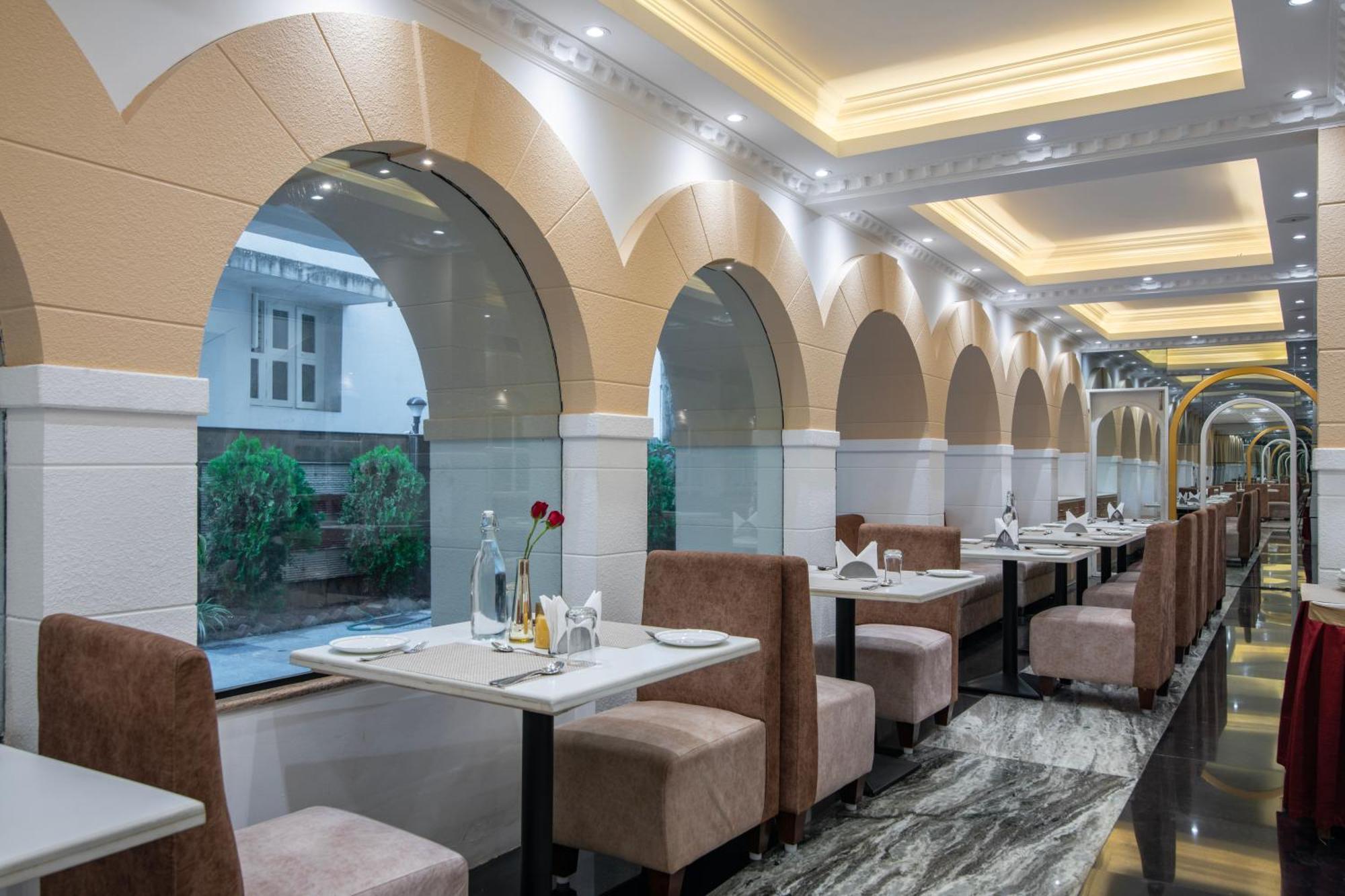Hyde Park Hotel Bangalore Eksteriør bilde