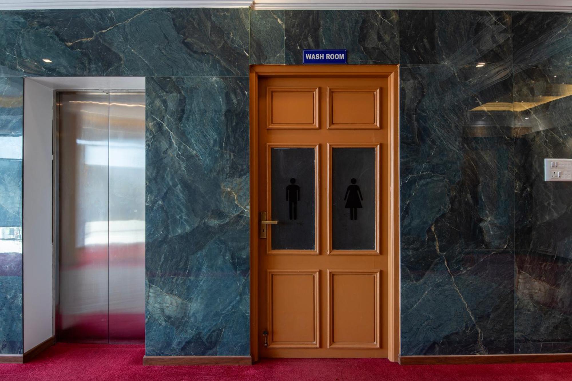 Hyde Park Hotel Bangalore Eksteriør bilde
