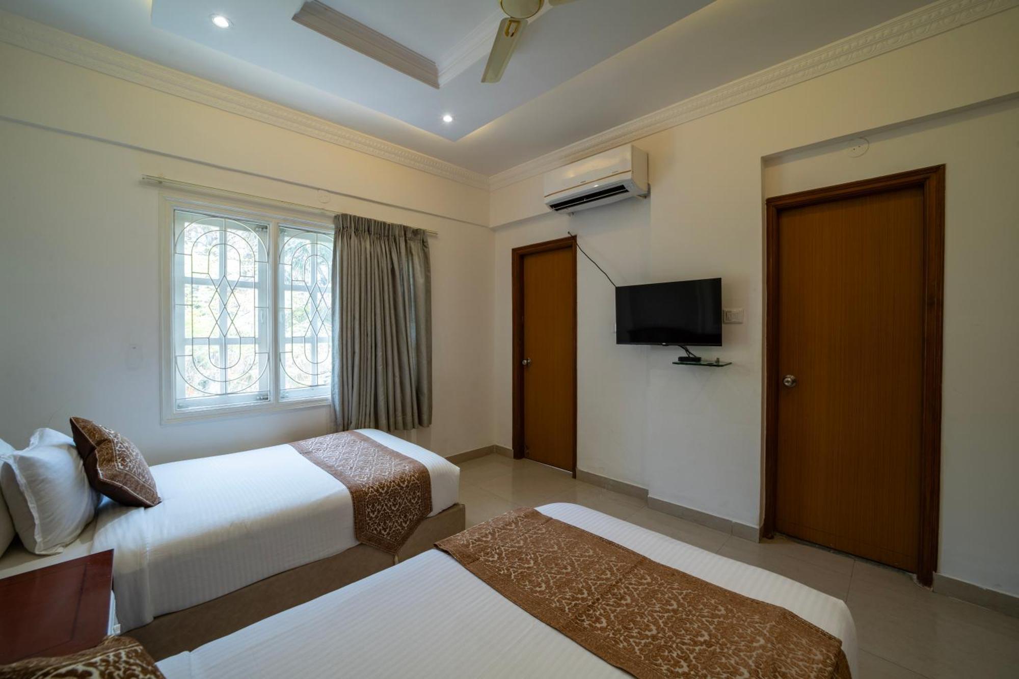 Hyde Park Hotel Bangalore Eksteriør bilde