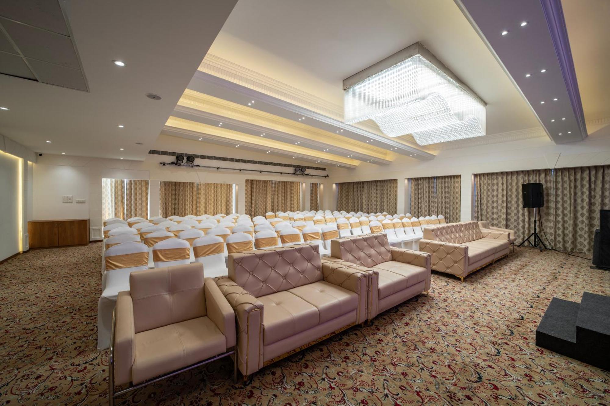 Hyde Park Hotel Bangalore Eksteriør bilde