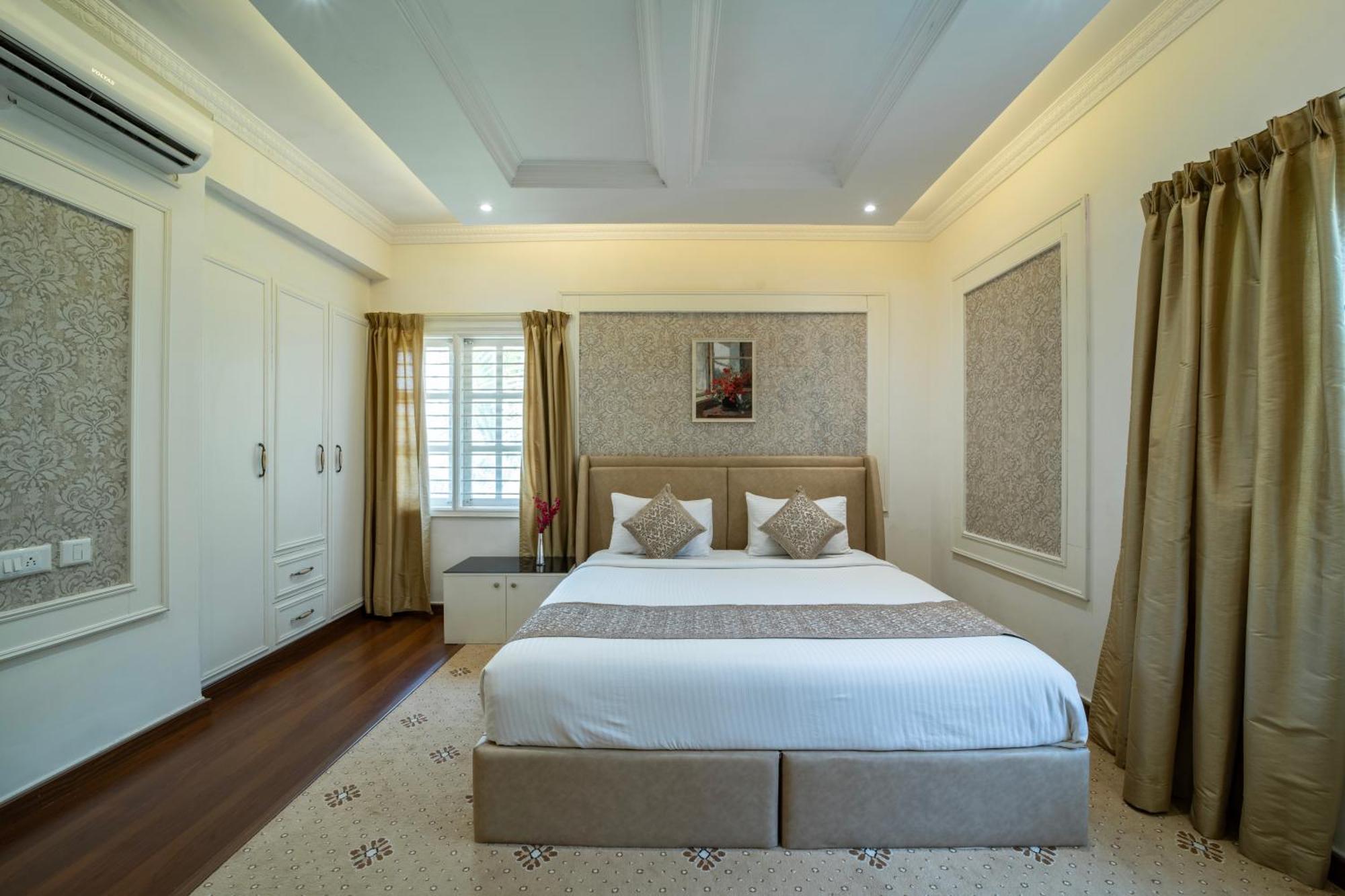 Hyde Park Hotel Bangalore Eksteriør bilde
