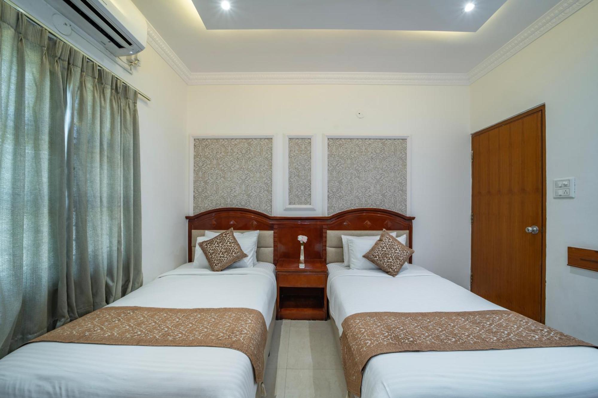 Hyde Park Hotel Bangalore Eksteriør bilde