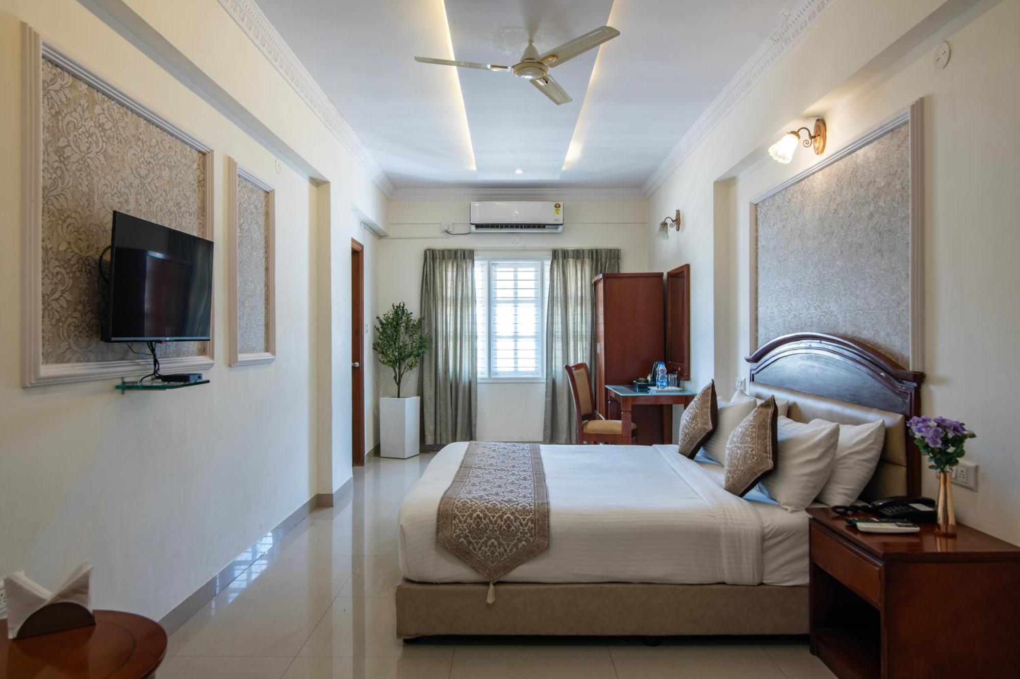 Hyde Park Hotel Bangalore Eksteriør bilde