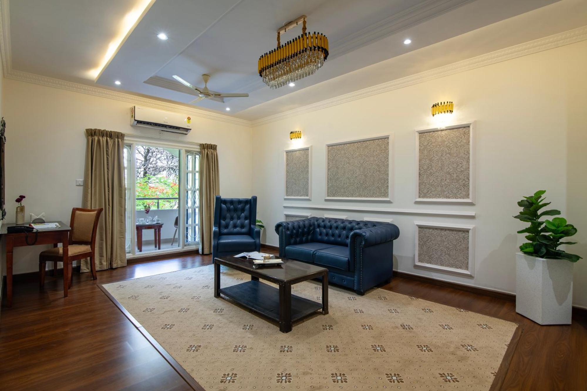 Hyde Park Hotel Bangalore Eksteriør bilde