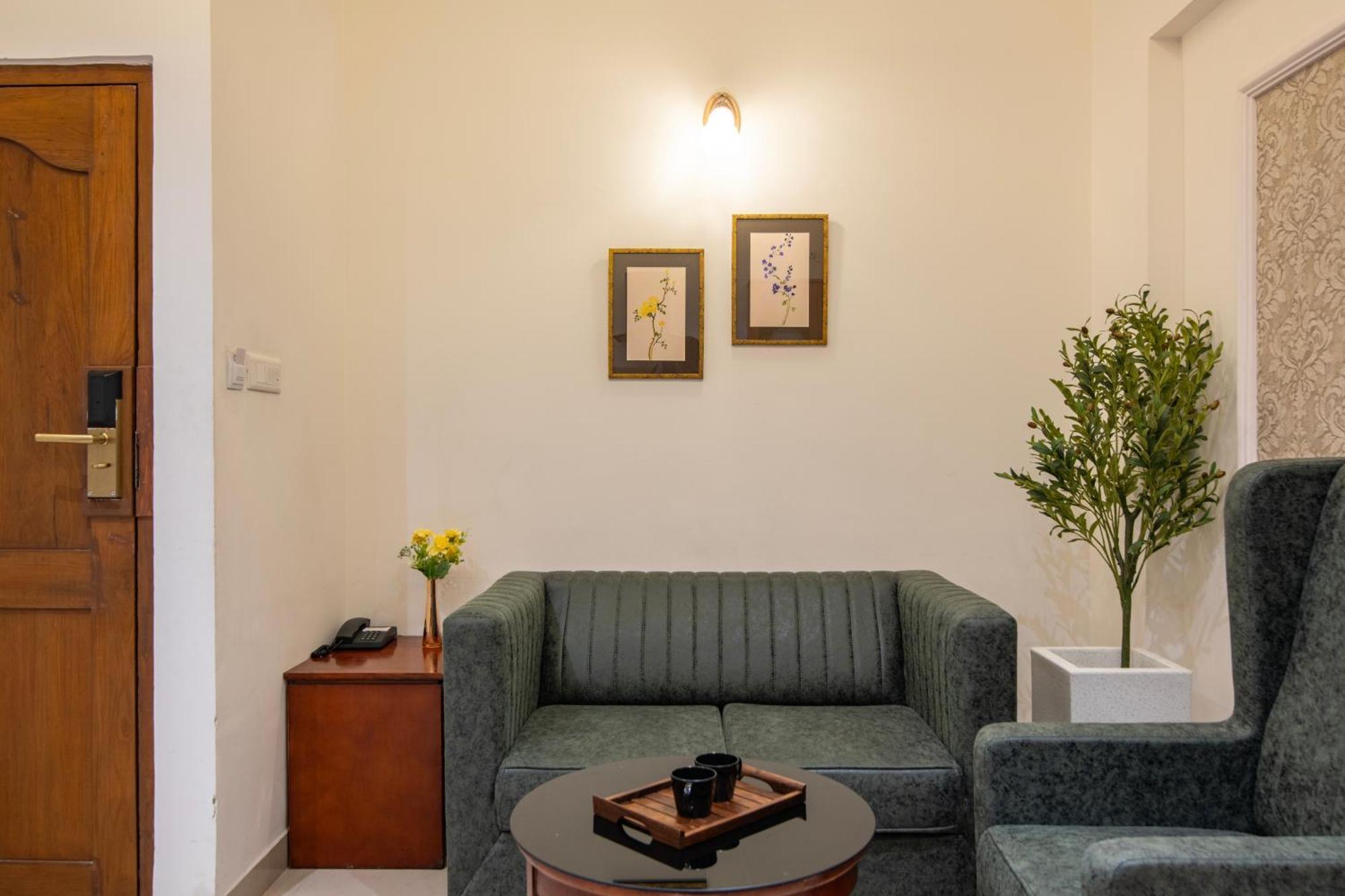 Hyde Park Hotel Bangalore Eksteriør bilde